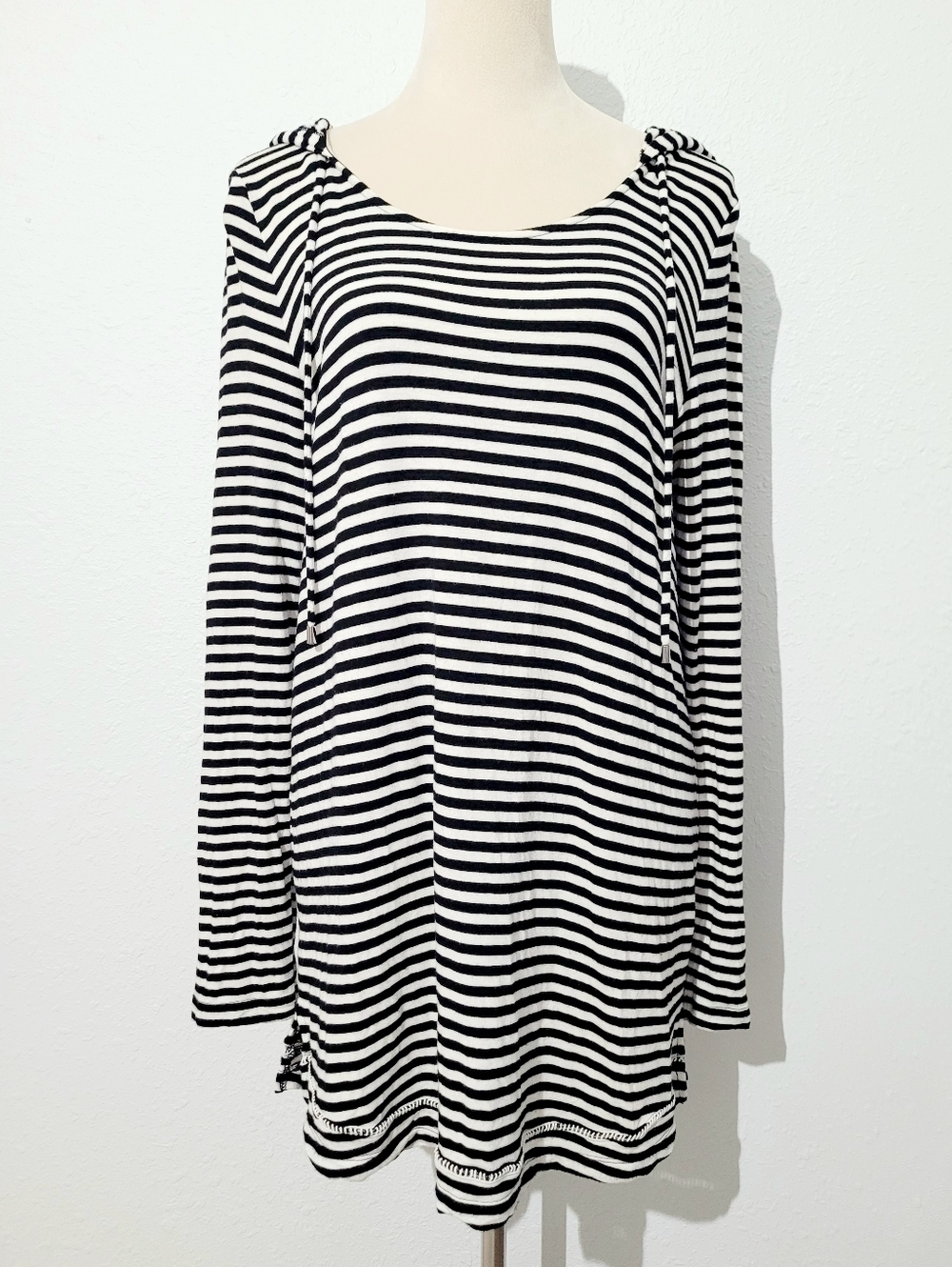 Soma Black White Striped Hoodie Tunic Top Women’s Medium Long Sleeve Casual Soft - Picture 2 of 10